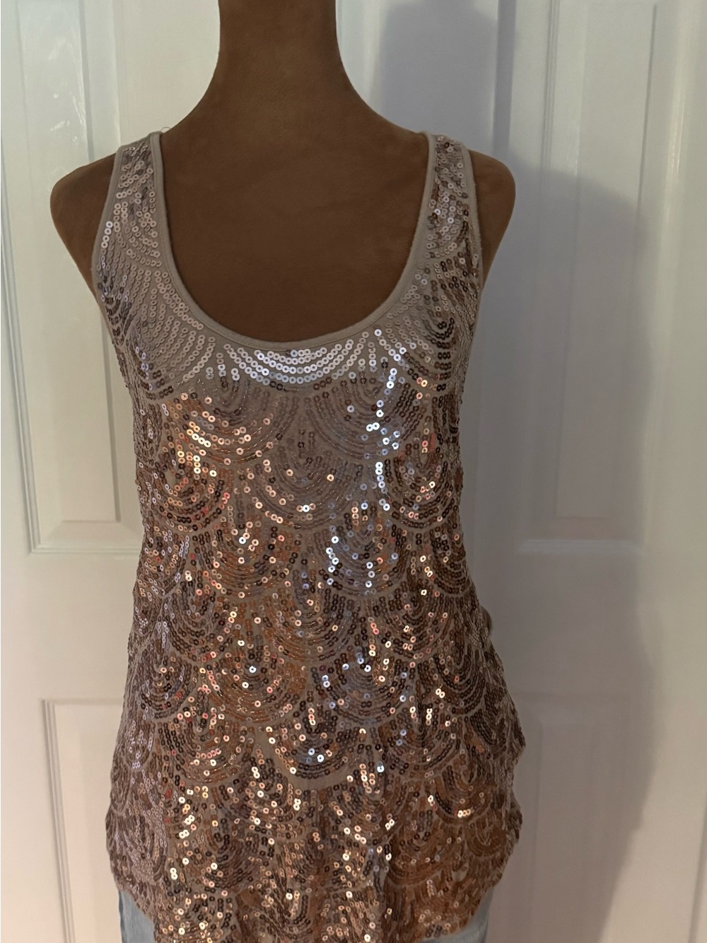 Charlotte Russe Y2K Scalloped Sequin Tank Top L
